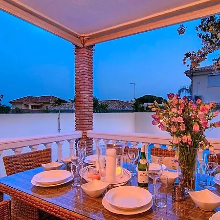 Heated Pool Directly On The 3* Marbella