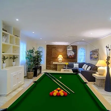 Heated Pool Directly On The 3* Marbella