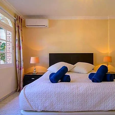 Heated Pool Directly On The 3* Marbella
