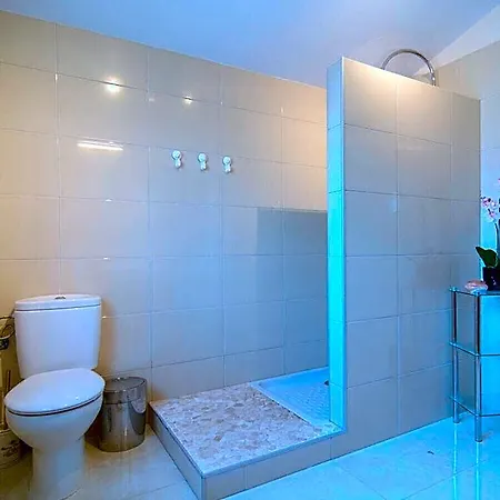 Heated Pool Directly On The 3* Marbella